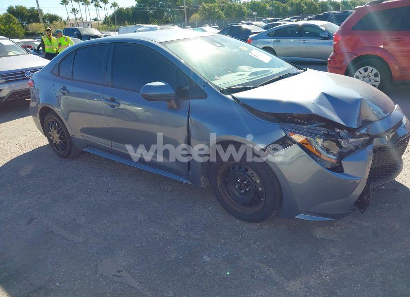 2022 Toyota Corolla LE (VIN 5YFEPMAE9NP365812) main photo