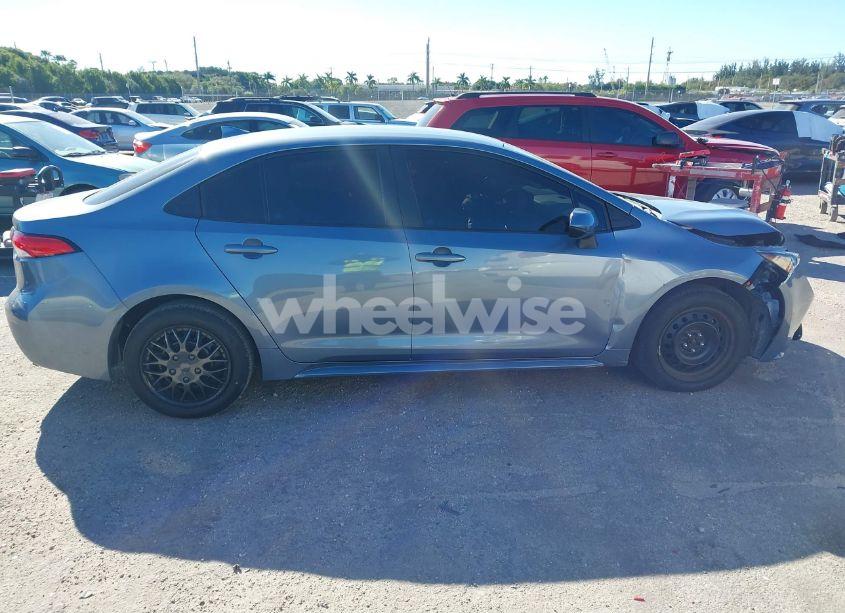 Photo 13 of 2022 Toyota Corolla LE (VIN 5YFEPMAE9NP365812)