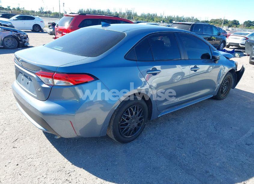 Photo 4 of 2022 Toyota Corolla LE (VIN 5YFEPMAE9NP365812)