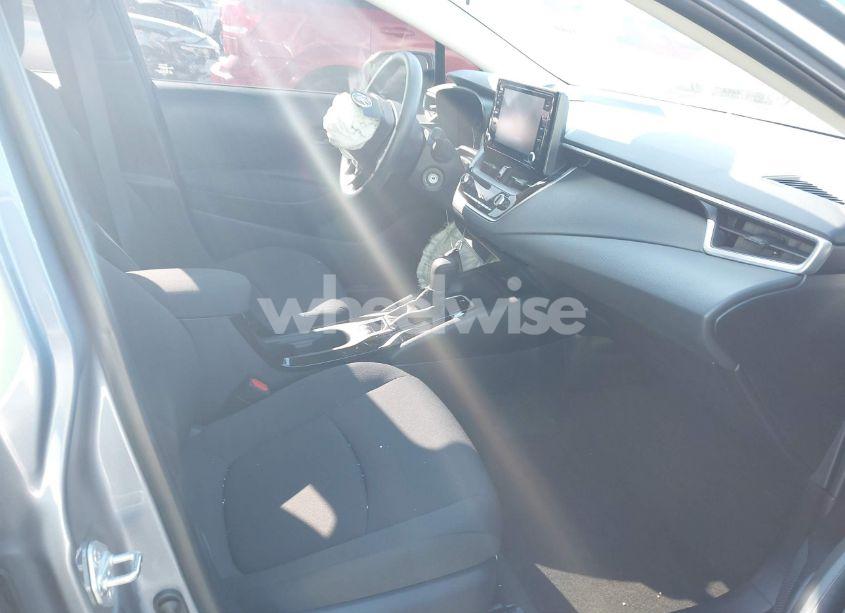 Photo 5 of 2022 Toyota Corolla LE (VIN 5YFEPMAE9NP365812)