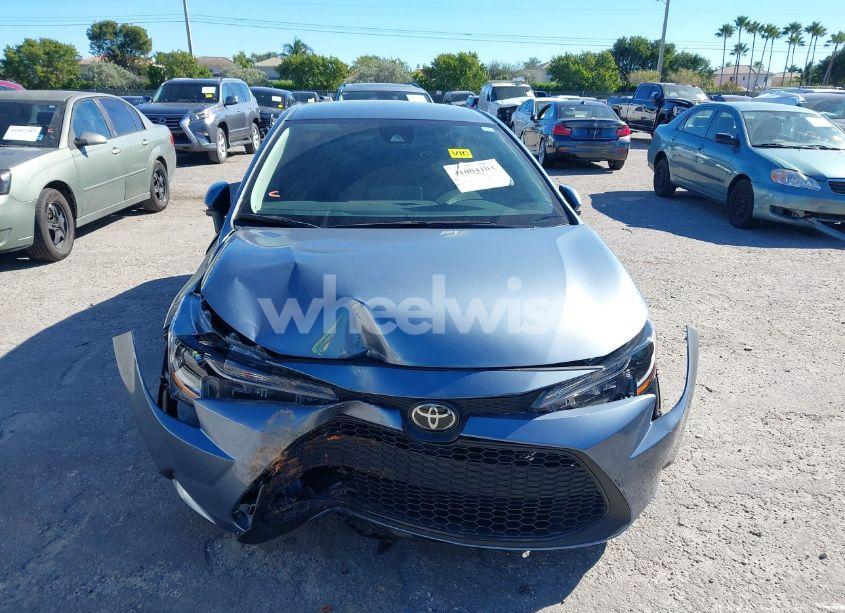 Photo 6 of 2022 Toyota Corolla LE (VIN 5YFEPMAE9NP365812)