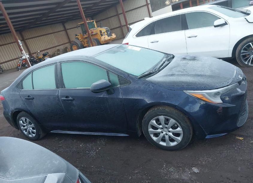 Photo 13 of 2022 Toyota Corolla LE (VIN 5YFEPMAE9NP369231)