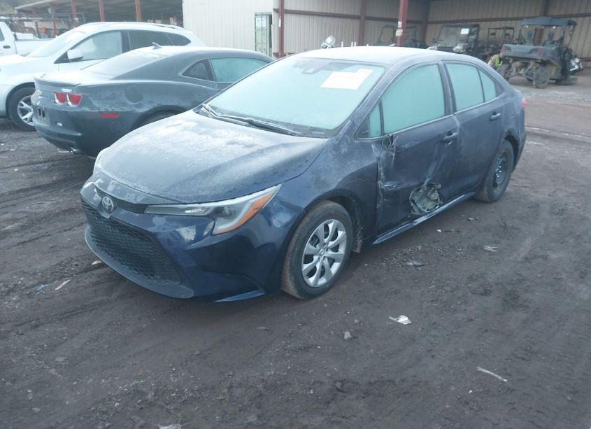 Photo 2 of 2022 Toyota Corolla LE (VIN 5YFEPMAE9NP369231)