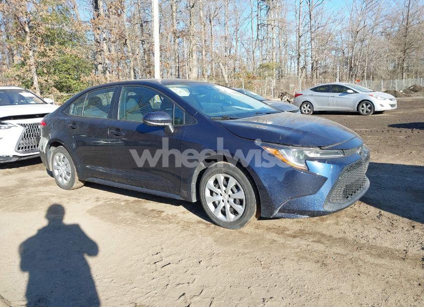 2022 Toyota Corolla LE (VIN 5YFEPMAE9NP377099) main photo
