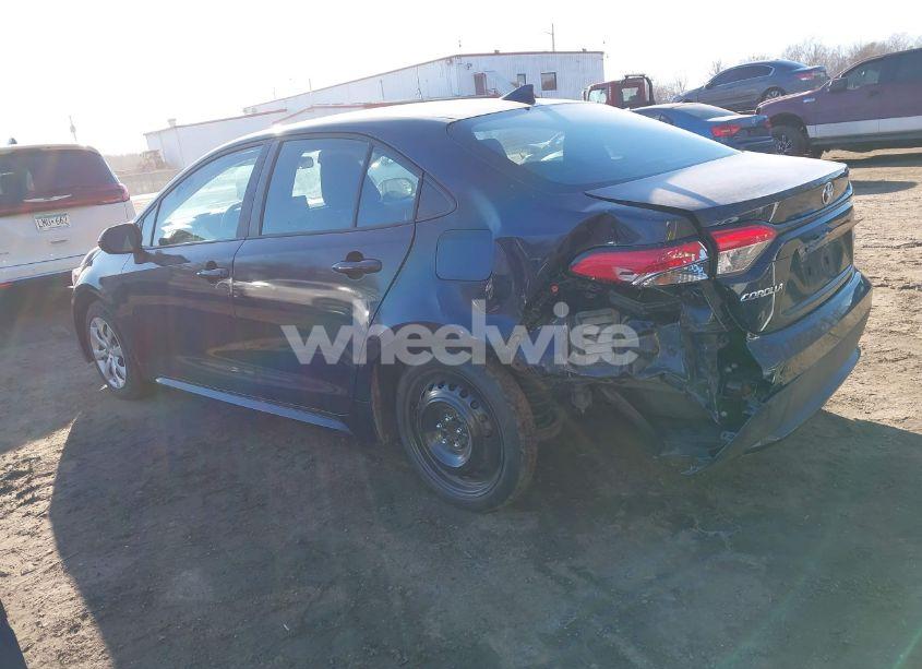 Photo 3 of 2022 Toyota Corolla LE (VIN 5YFEPMAE9NP377099)