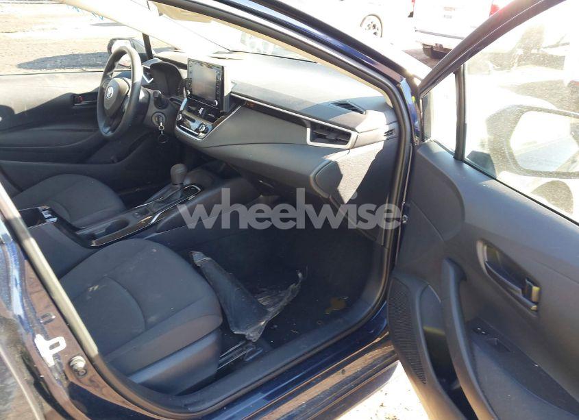 Photo 5 of 2022 Toyota Corolla LE (VIN 5YFEPMAE9NP377099)