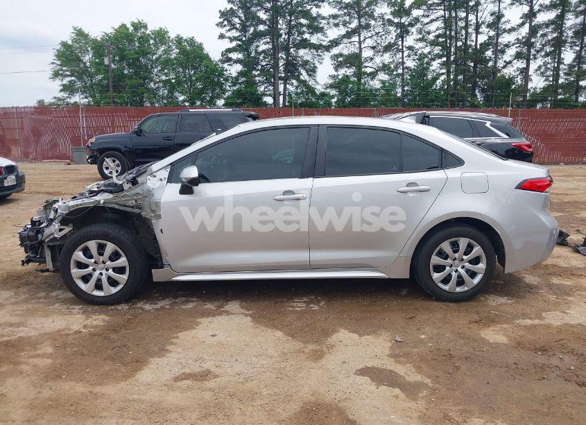 Photo 15 of 2022 Toyota Corolla LE (VIN 5YFEPMAE9NP382593)