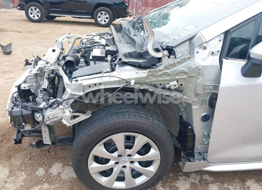 Photo 18 of 2022 Toyota Corolla LE (VIN 5YFEPMAE9NP382593)