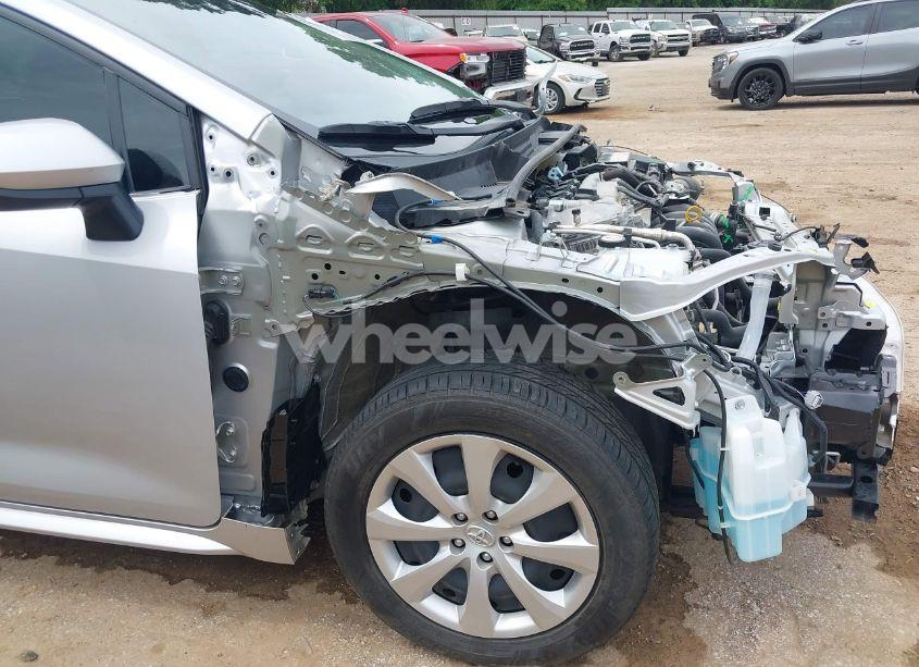 Photo 19 of 2022 Toyota Corolla LE (VIN 5YFEPMAE9NP382593)