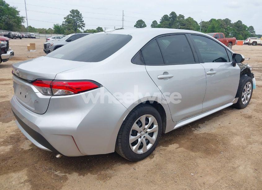 Photo 4 of 2022 Toyota Corolla LE (VIN 5YFEPMAE9NP382593)