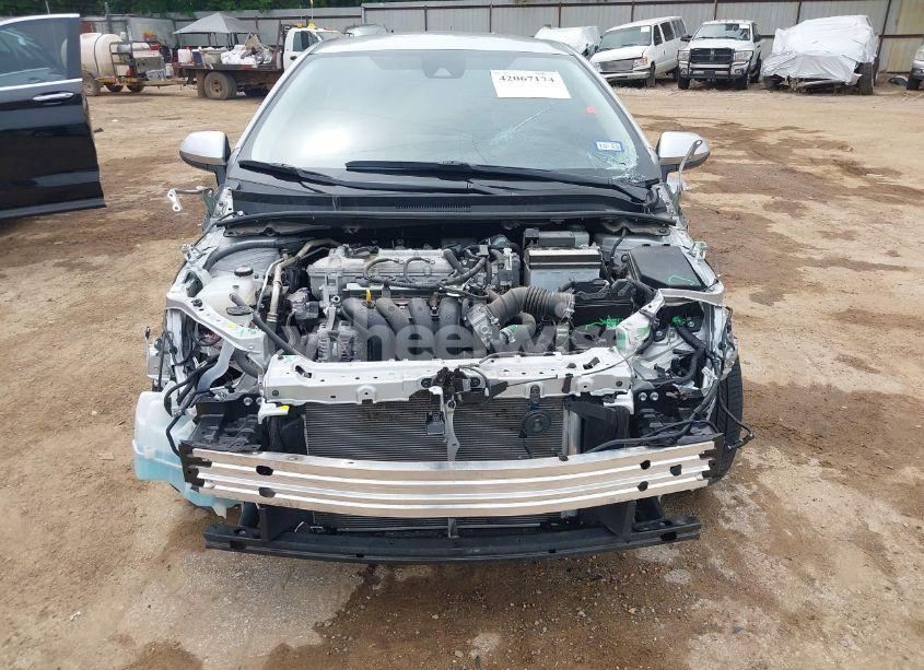 Photo 6 of 2022 Toyota Corolla LE (VIN 5YFEPMAE9NP382593)