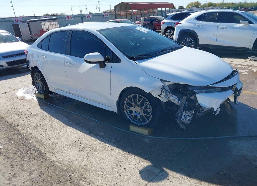 2021 Toyota Corolla LE (VIN 5YFEPMAEXMP153452) main photo