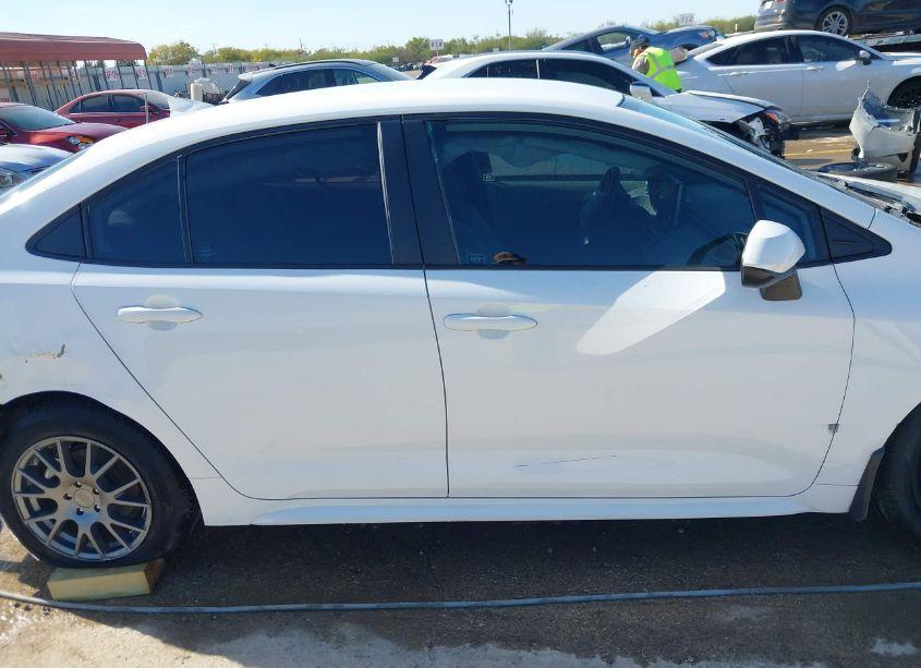 Photo 14 of 2021 Toyota Corolla LE (VIN 5YFEPMAEXMP153452)