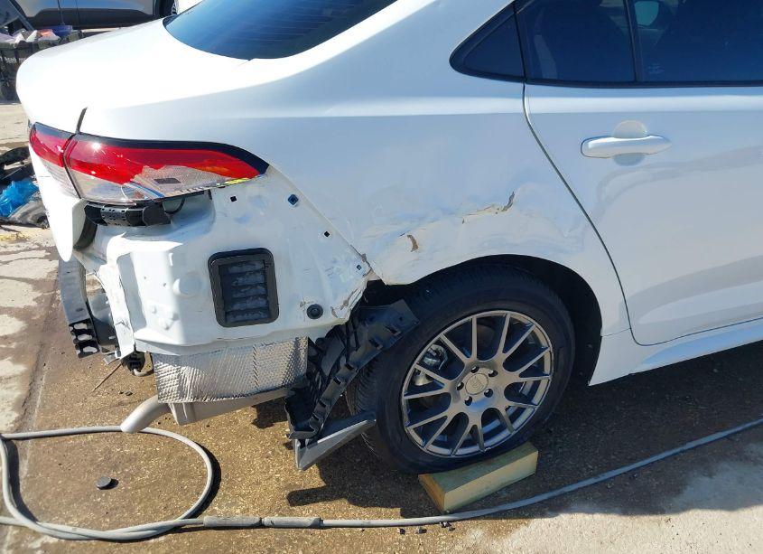 Photo 18 of 2021 Toyota Corolla LE (VIN 5YFEPMAEXMP153452)