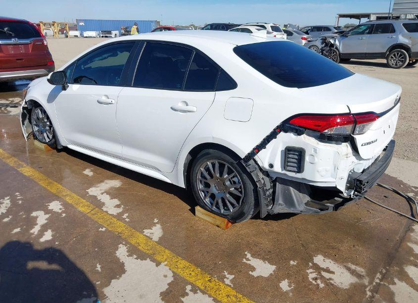 Photo 3 of 2021 Toyota Corolla LE (VIN 5YFEPMAEXMP153452)