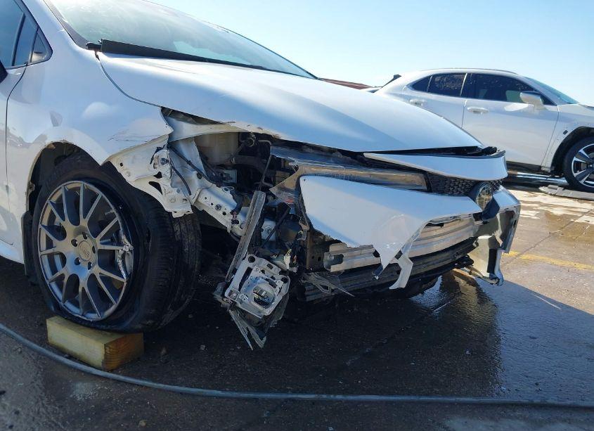 Photo 6 of 2021 Toyota Corolla LE (VIN 5YFEPMAEXMP153452)