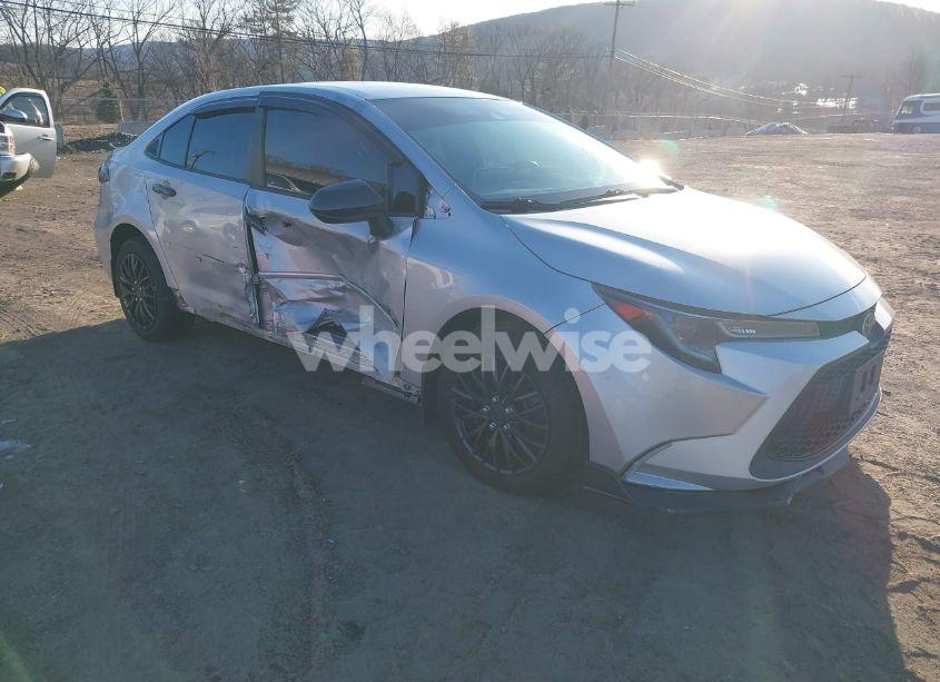 2021 Toyota Corolla LE (VIN 5YFEPMAEXMP158330) main photo