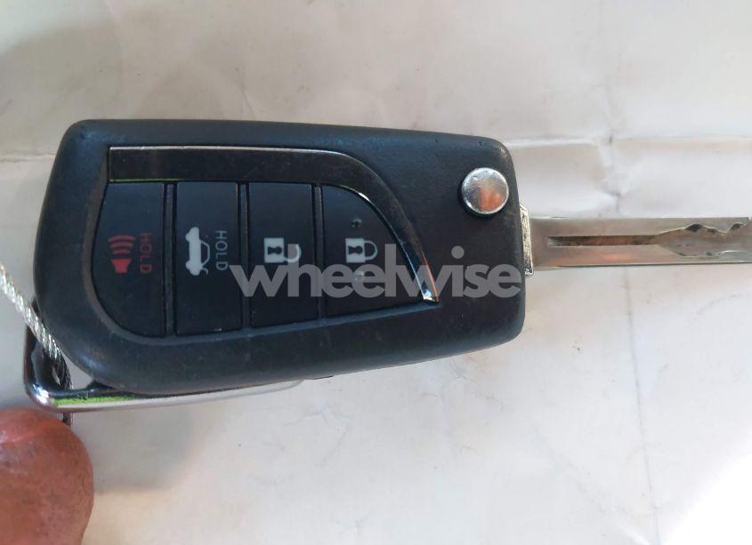 Photo 11 of 2021 Toyota Corolla LE (VIN 5YFEPMAEXMP158330)