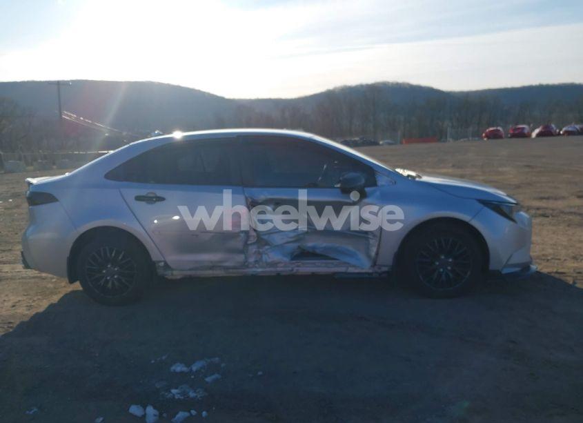 Photo 13 of 2021 Toyota Corolla LE (VIN 5YFEPMAEXMP158330)