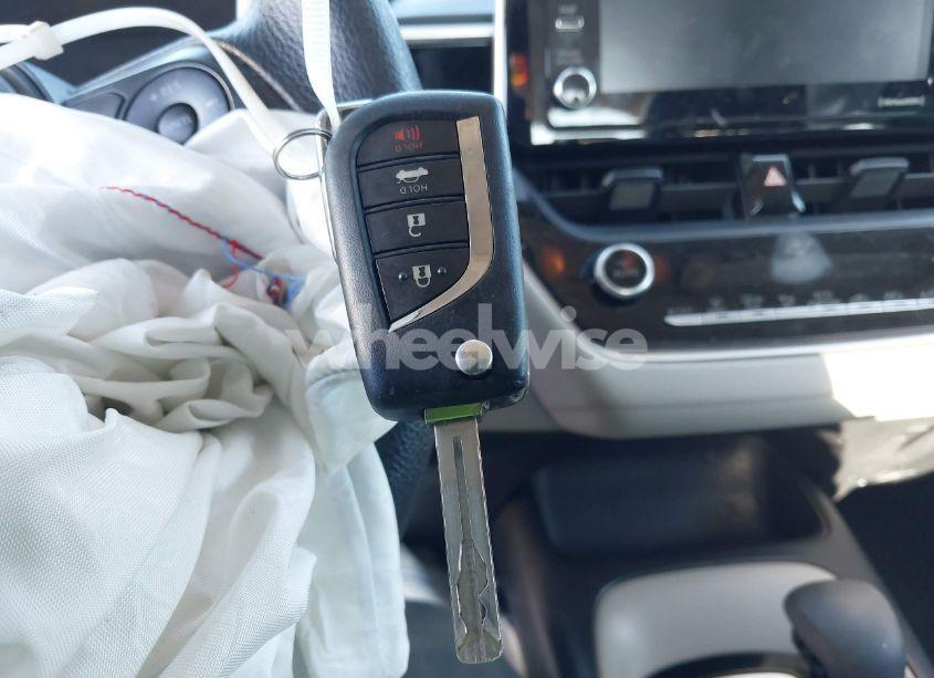 Photo 11 of 2021 Toyota Corolla LE (VIN 5YFEPMAEXMP160398)