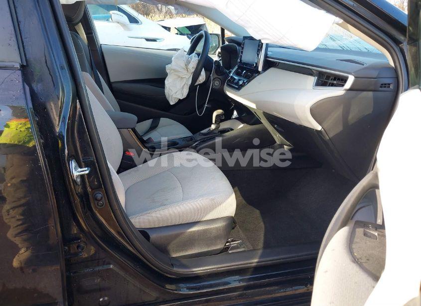 Photo 5 of 2021 Toyota Corolla LE (VIN 5YFEPMAEXMP160398)