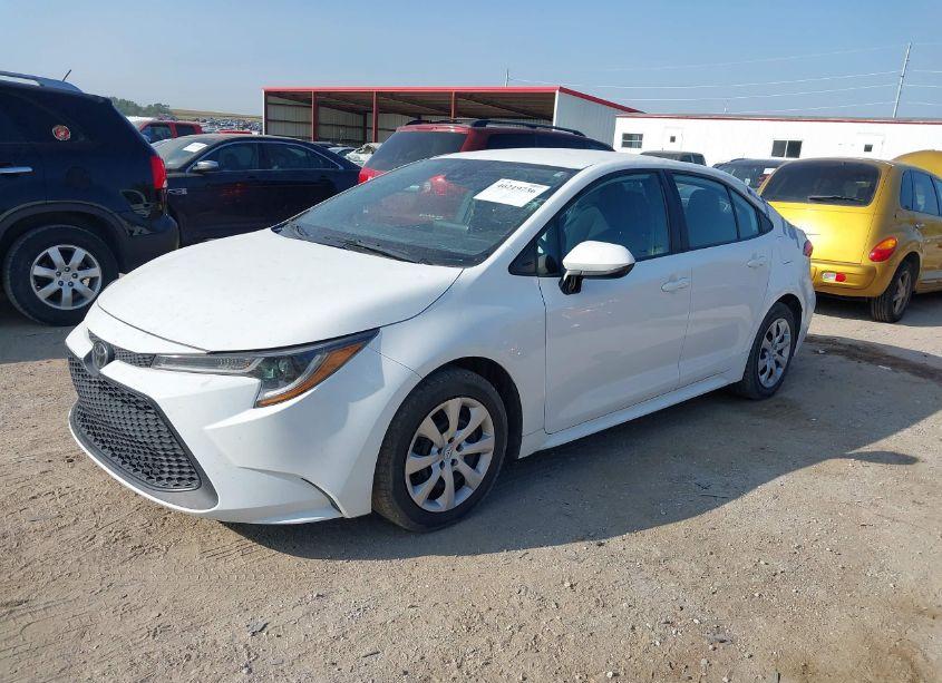 Photo 2 of 2021 Toyota Corolla LE (VIN 5YFEPMAEXMP167917)