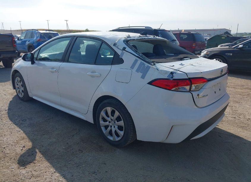 Photo 3 of 2021 Toyota Corolla LE (VIN 5YFEPMAEXMP167917)