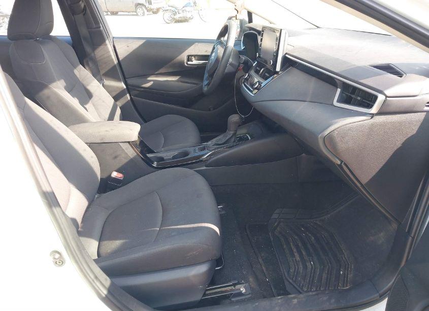 Photo 5 of 2021 Toyota Corolla LE (VIN 5YFEPMAEXMP167917)