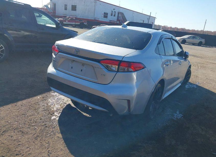 Photo 4 of 2021 Toyota Corolla LE (VIN 5YFEPMAEXMP170493)