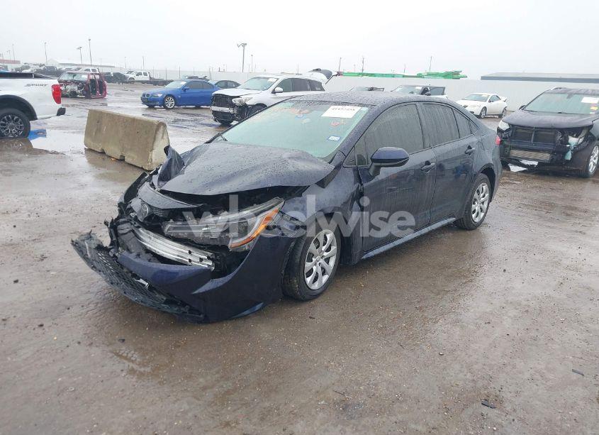 Photo 2 of 2021 Toyota Corolla LE (VIN 5YFEPMAEXMP180652)