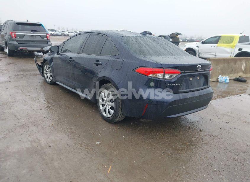 Photo 3 of 2021 Toyota Corolla LE (VIN 5YFEPMAEXMP180652)