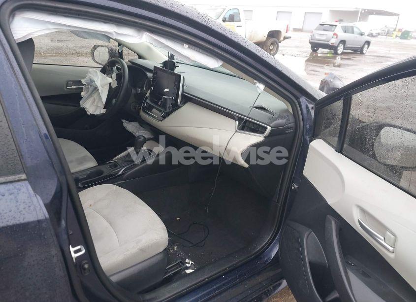 Photo 5 of 2021 Toyota Corolla LE (VIN 5YFEPMAEXMP180652)