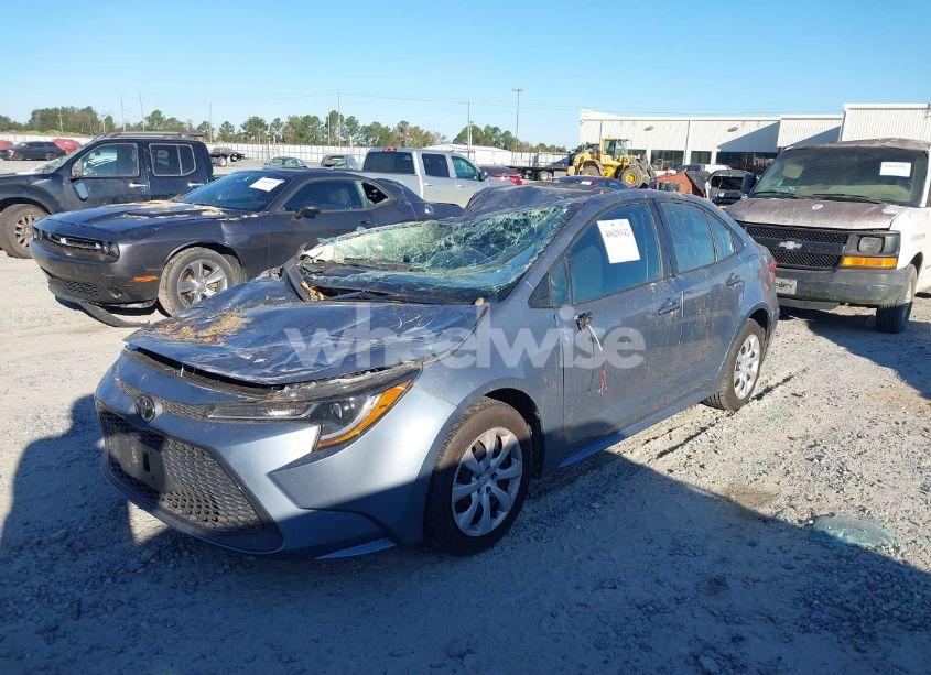 Photo 2 of 2021 Toyota Corolla LE (VIN 5YFEPMAEXMP184328)