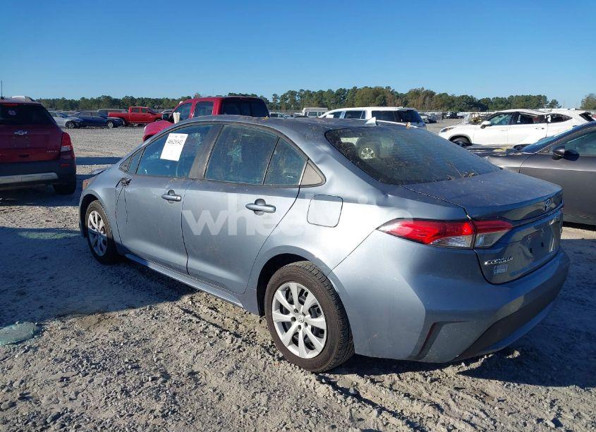 Photo 3 of 2021 Toyota Corolla LE (VIN 5YFEPMAEXMP184328)