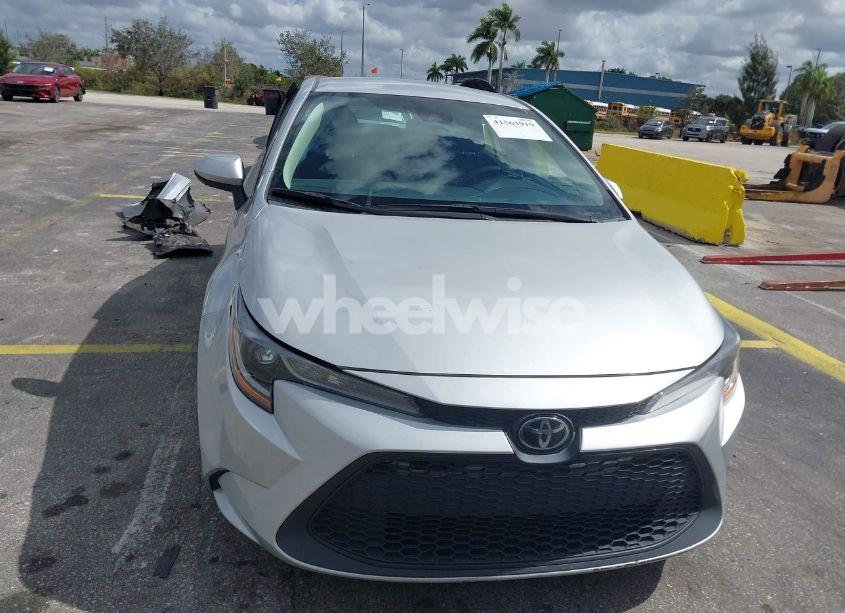 Photo 13 of 2021 Toyota Corolla LE (VIN 5YFEPMAEXMP184345)