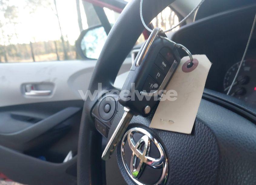 Photo 11 of 2021 Toyota Corolla LE (VIN 5YFEPMAEXMP185950)