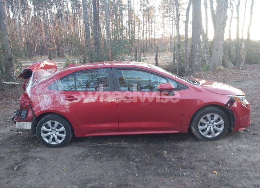 Photo 13 of 2021 Toyota Corolla LE (VIN 5YFEPMAEXMP185950)