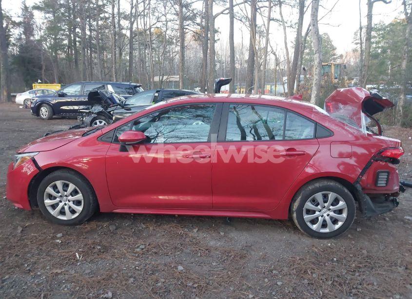 Photo 14 of 2021 Toyota Corolla LE (VIN 5YFEPMAEXMP185950)