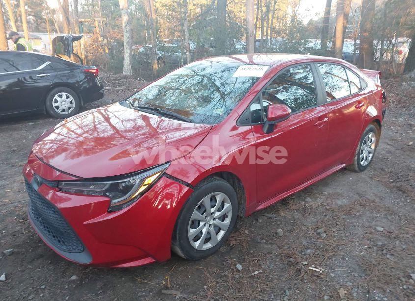 Photo 2 of 2021 Toyota Corolla LE (VIN 5YFEPMAEXMP185950)