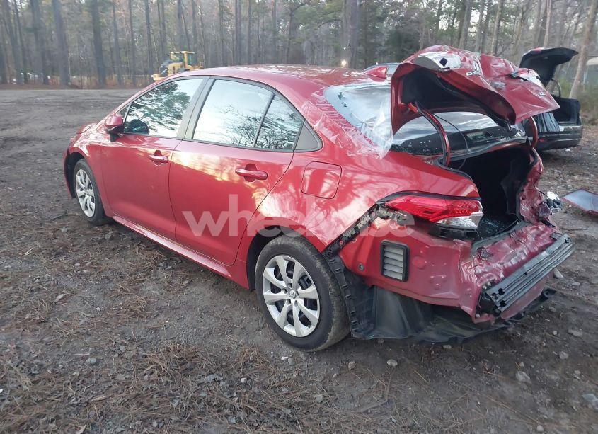Photo 3 of 2021 Toyota Corolla LE (VIN 5YFEPMAEXMP185950)