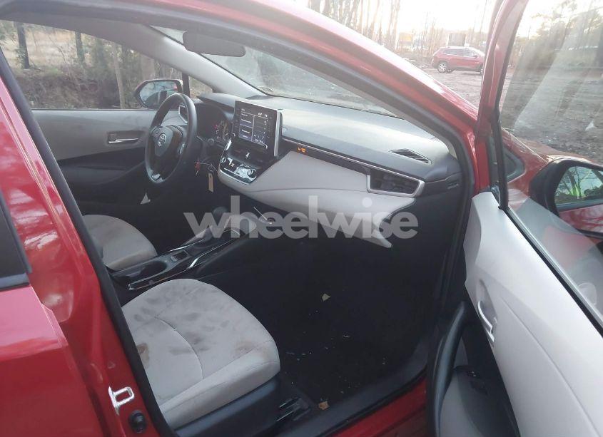 Photo 5 of 2021 Toyota Corolla LE (VIN 5YFEPMAEXMP185950)