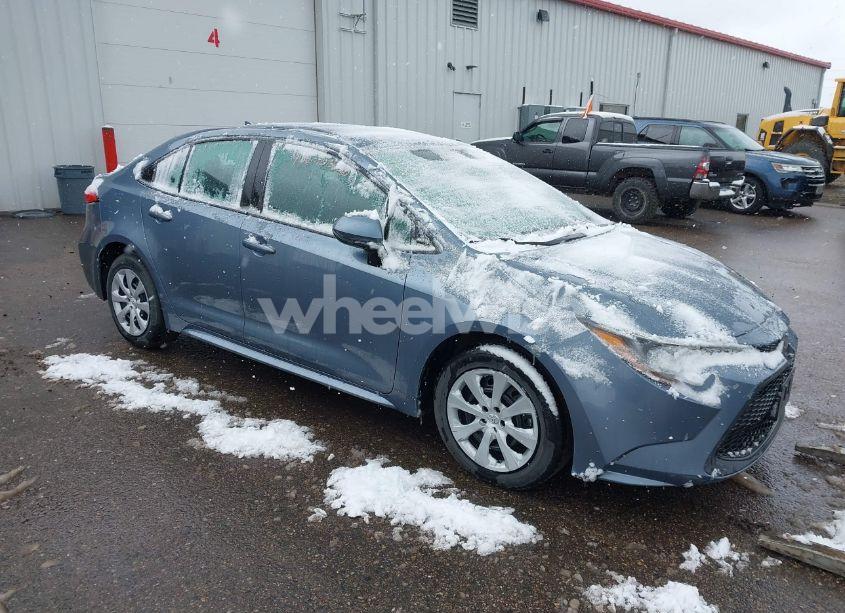 2021 Toyota Corolla LE (VIN 5YFEPMAEXMP187567) main photo