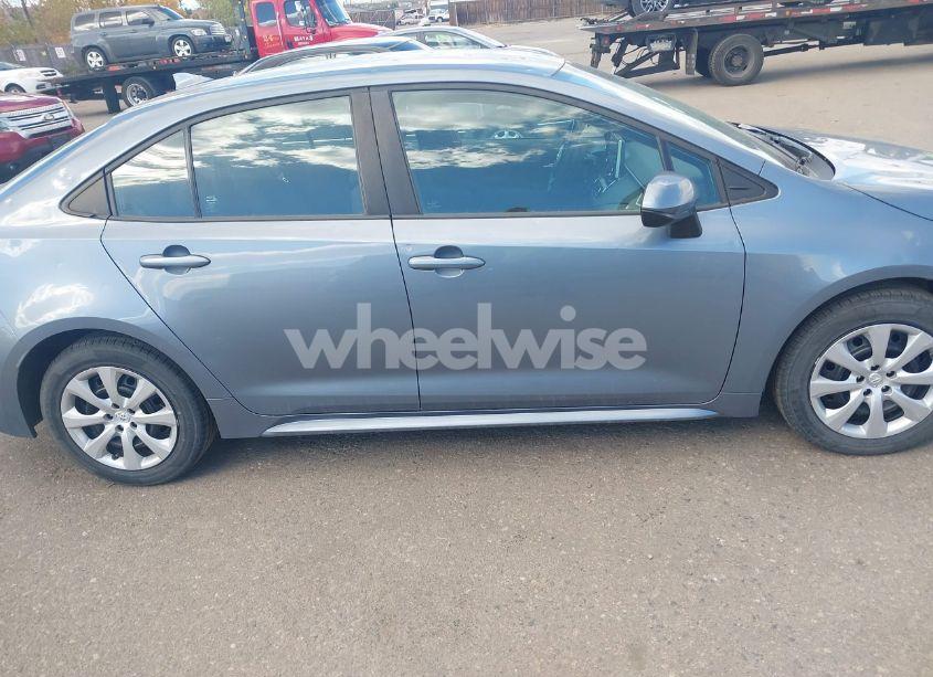 Photo 13 of 2021 Toyota Corolla LE (VIN 5YFEPMAEXMP187567)