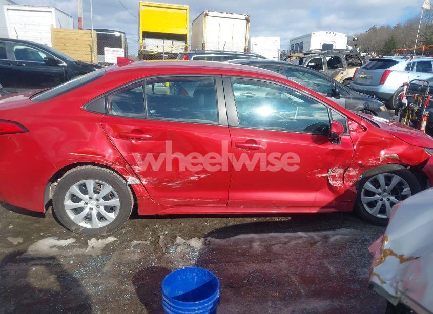 Photo 13 of 2021 Toyota Corolla LE (VIN 5YFEPMAEXMP189948)