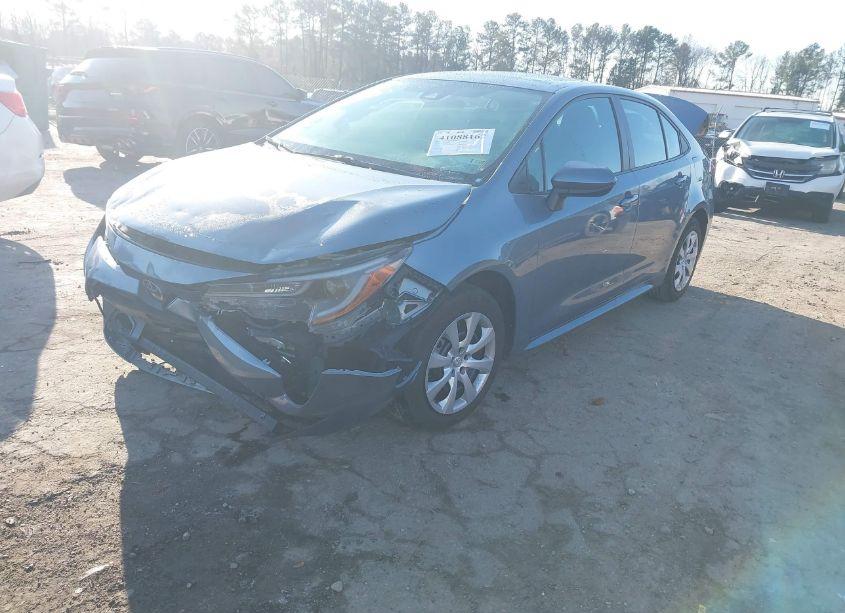 Photo 2 of 2021 Toyota Corolla LE (VIN 5YFEPMAEXMP191103)