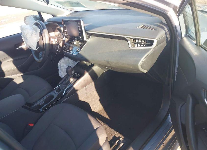 Photo 5 of 2021 Toyota Corolla LE (VIN 5YFEPMAEXMP191103)