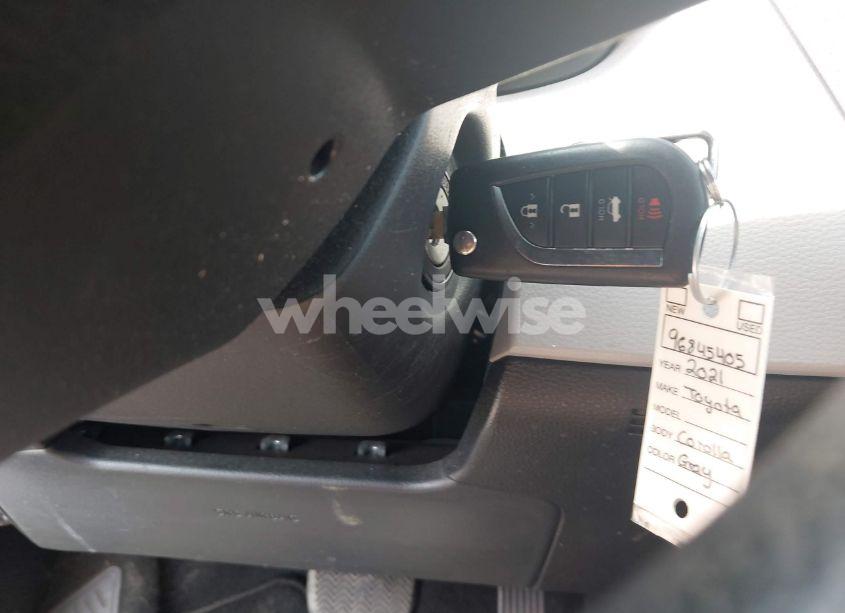 Photo 11 of 2021 Toyota Corolla LE (VIN 5YFEPMAEXMP243507)