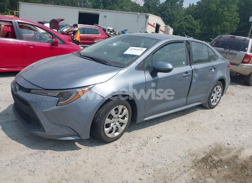 Photo 2 of 2021 Toyota Corolla LE (VIN 5YFEPMAEXMP243507)