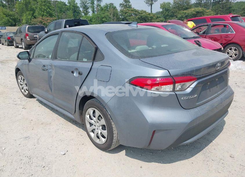 Photo 3 of 2021 Toyota Corolla LE (VIN 5YFEPMAEXMP243507)