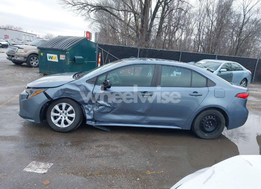 Photo 14 of 2021 Toyota Corolla LE (VIN 5YFEPMAEXMP248951)